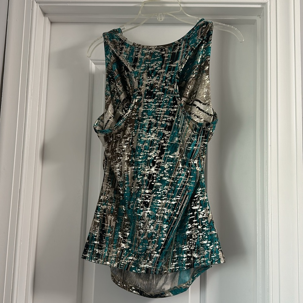 Swoop neck Razorback tank - Picture 2 of 3